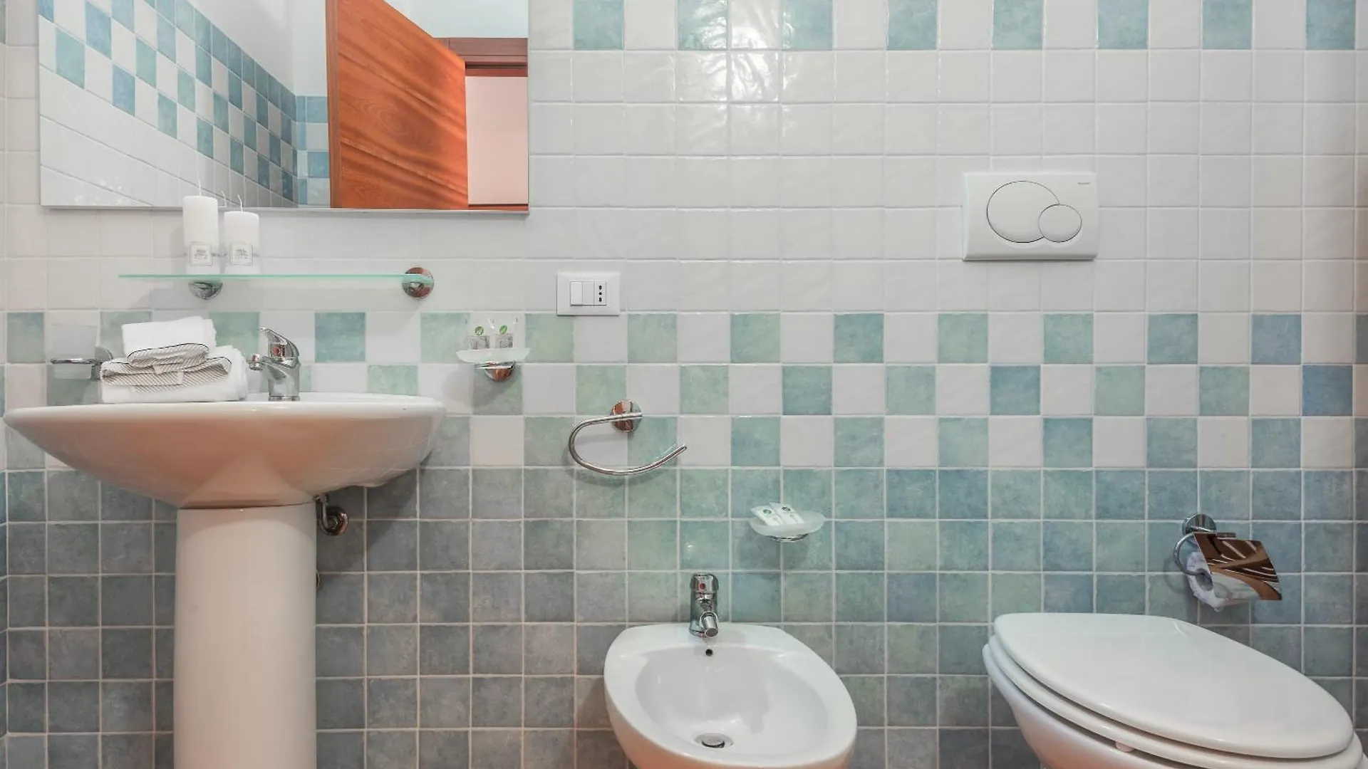 Relaxing Cristal Blu Studio M4 Sleeps 4 Santa Teresa Gallura